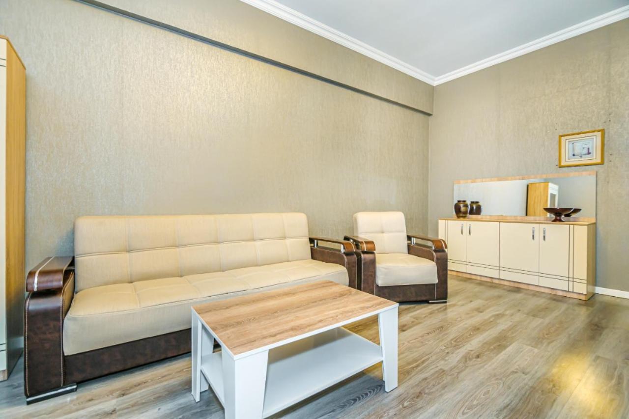M Estate 1 Room Targovu Baku Exterior foto